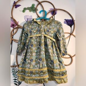 Floral Patterned Sweet Little girl dress.